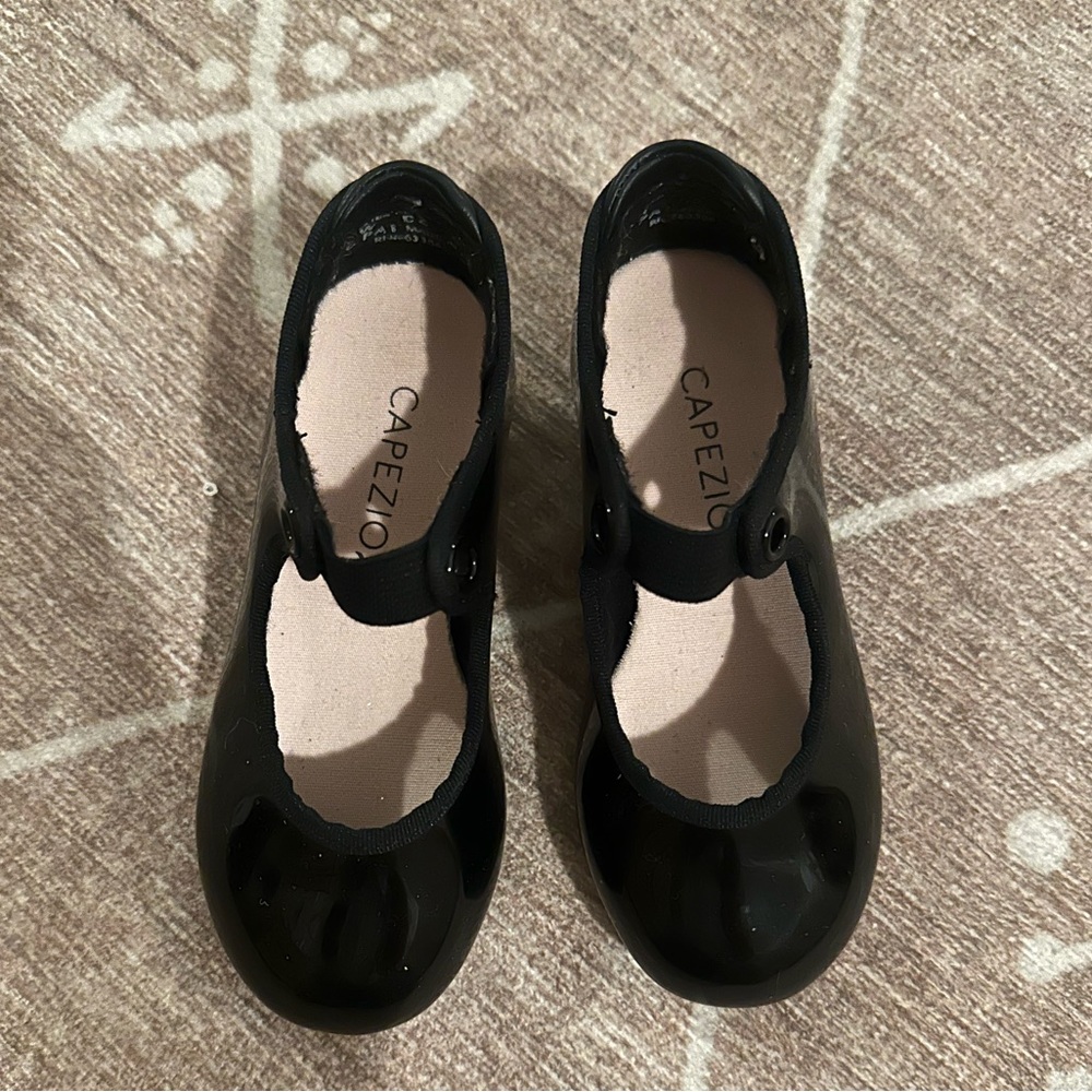 Capezio Toddler Size 7 Wide